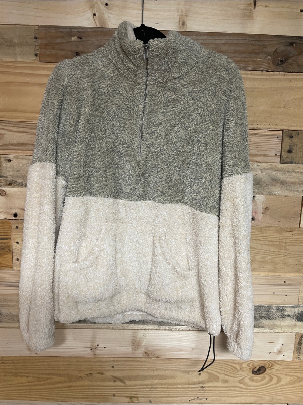 Doe & Rae size medium green and cream quarter zip teddy bear pullover jacket